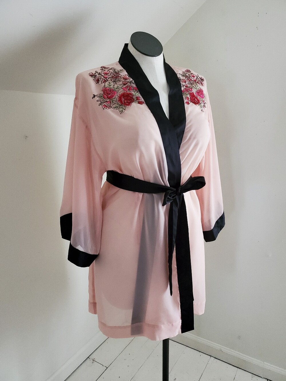 Soma Blush Rose Pink Embroidered Floral Chiffon Short Robe